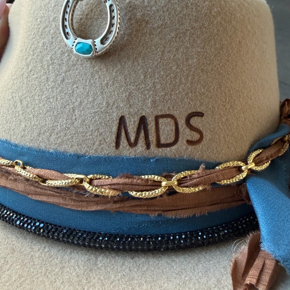 Kendra Scott Tan Fedora with Gold and Brown Accents - Picture 3 of 4